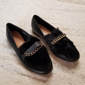 A New Day black faux fur and gold chain loafers size 7.5